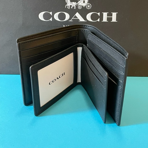 NWT Coach 3 In 1 Wallet With Signature Canvas With Souvenir Patches - Picture 2 of 7